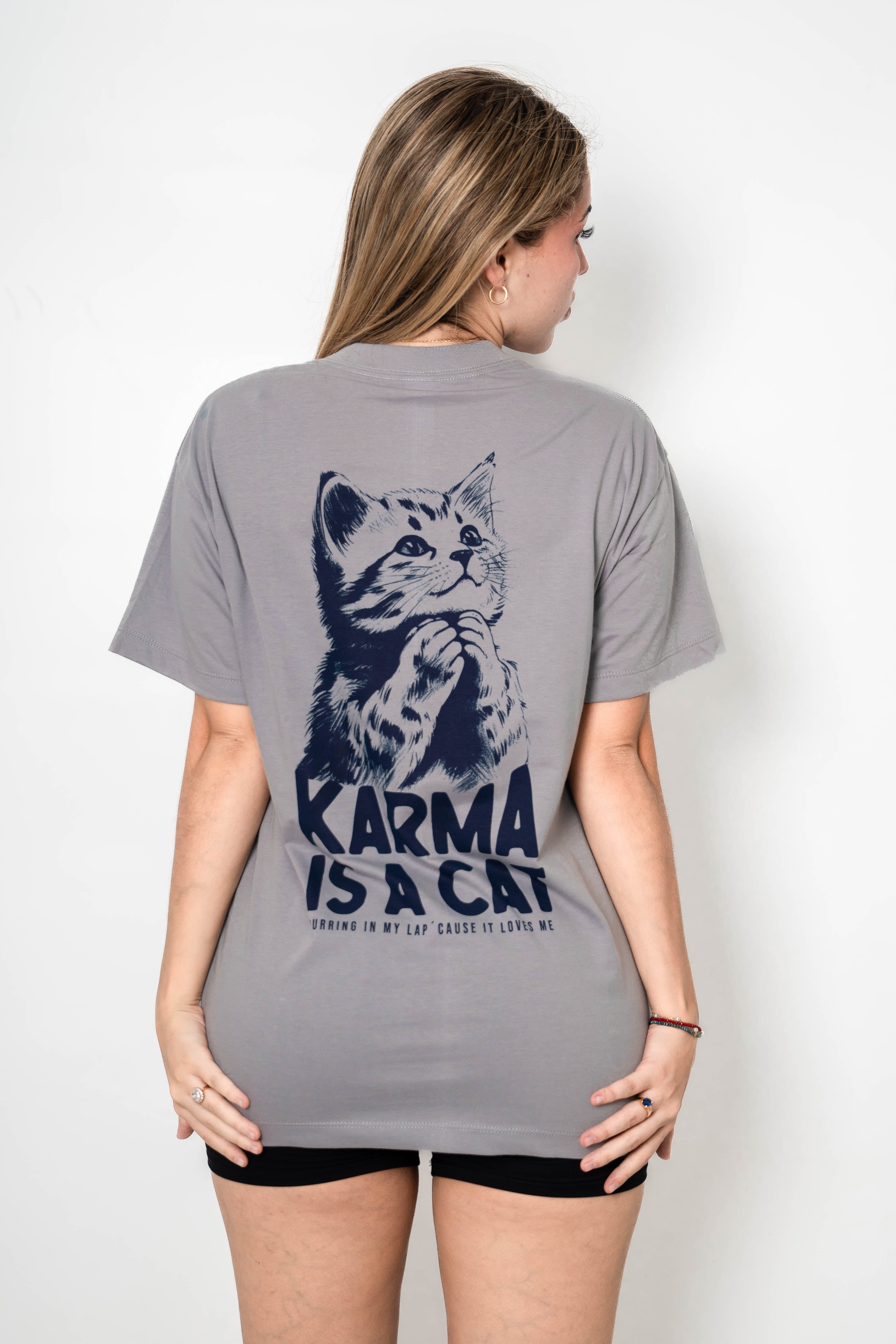 T-SHIRT OVERSIZE KARMA IS A CAT