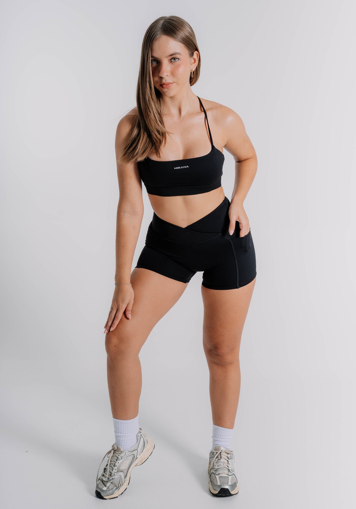 Set Curve V negro - conjunto deportivo para mujer Mirana Fit (3)