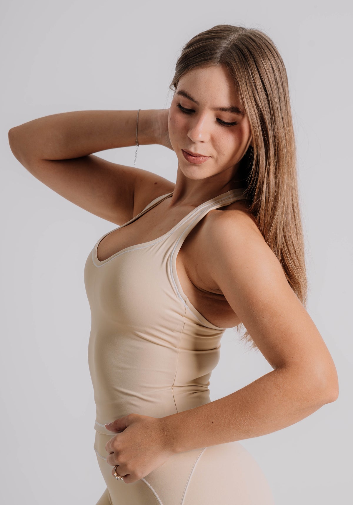 Set Sculpt beige - conjunto deportivo para mujer Mirana Fit