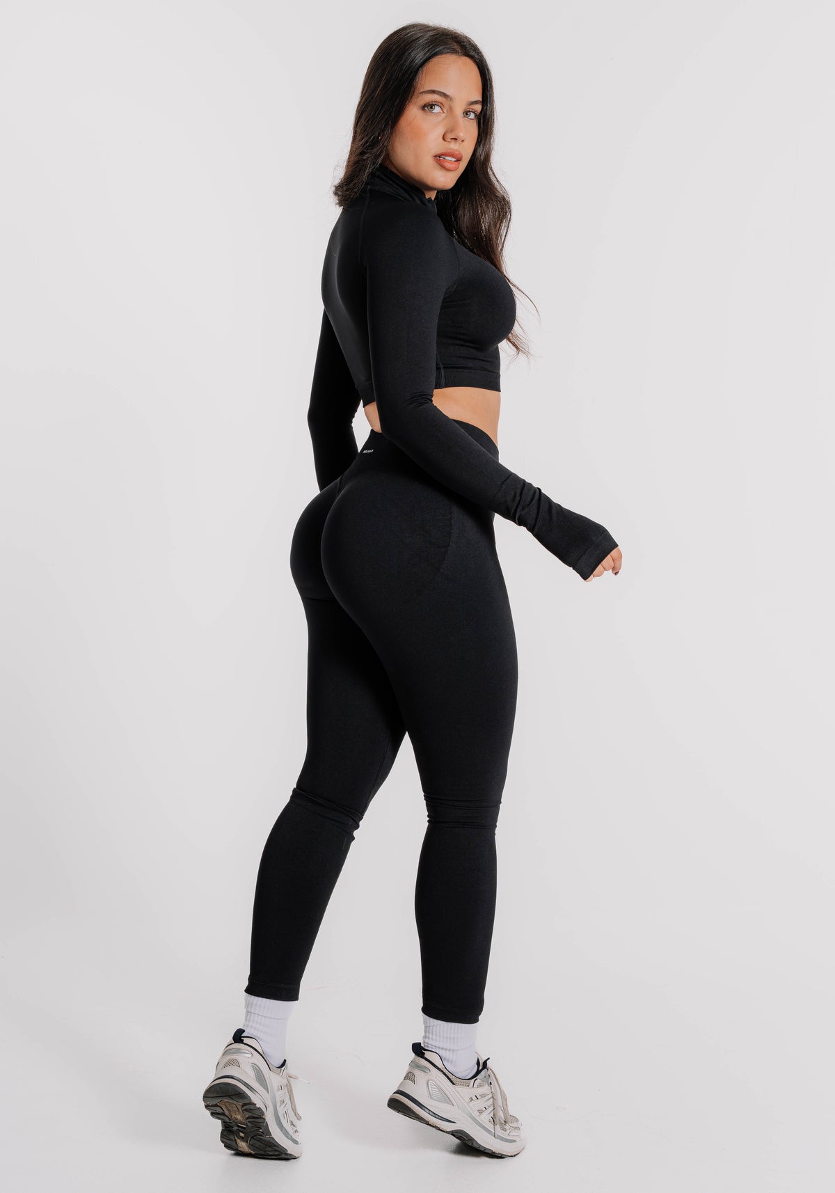 Set Shape Zip negro - conjunto deportivo para mujer Mirana Fit (2)