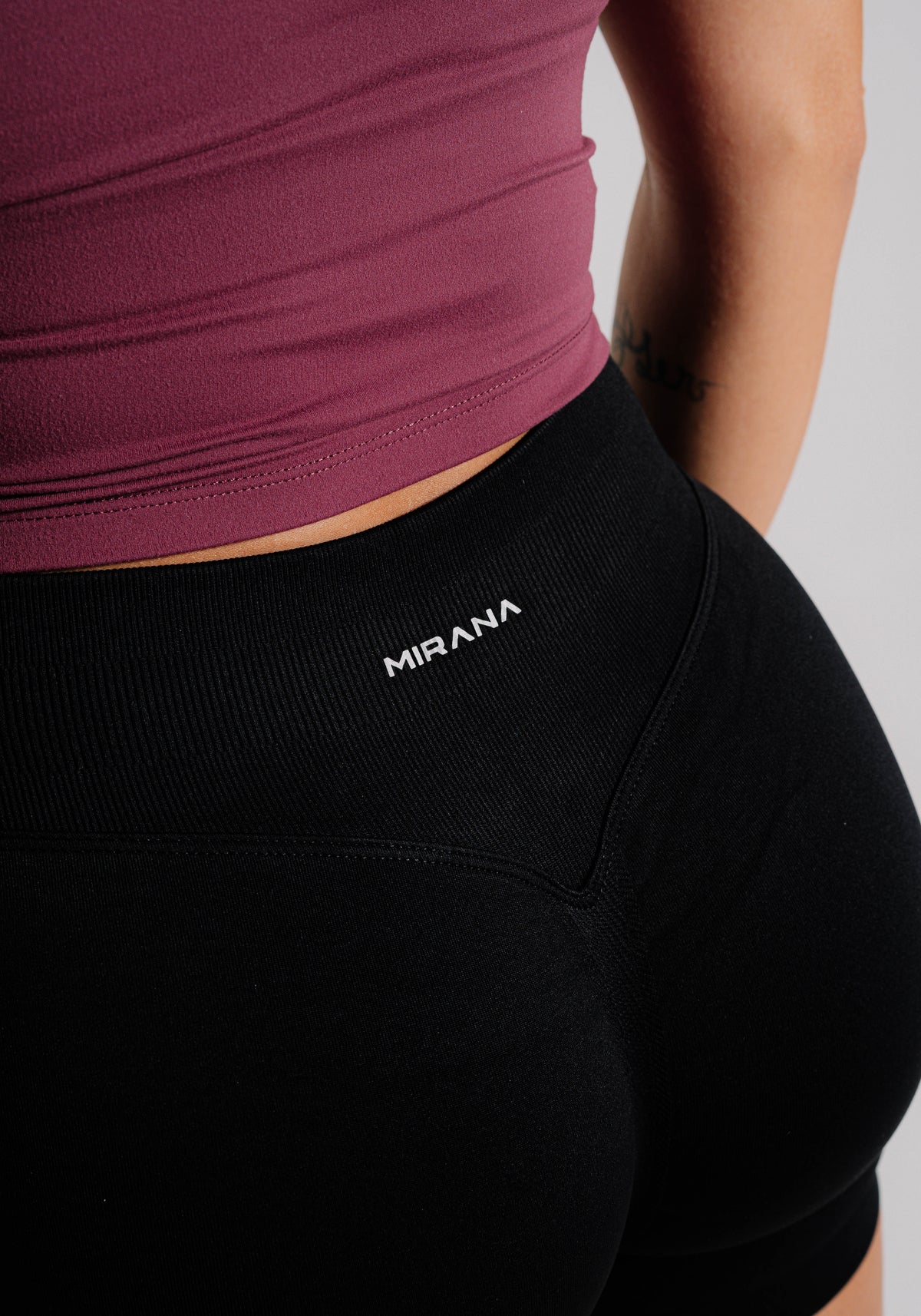 Short Curve negro - short deportivo para mujer Mirana Fit (4)