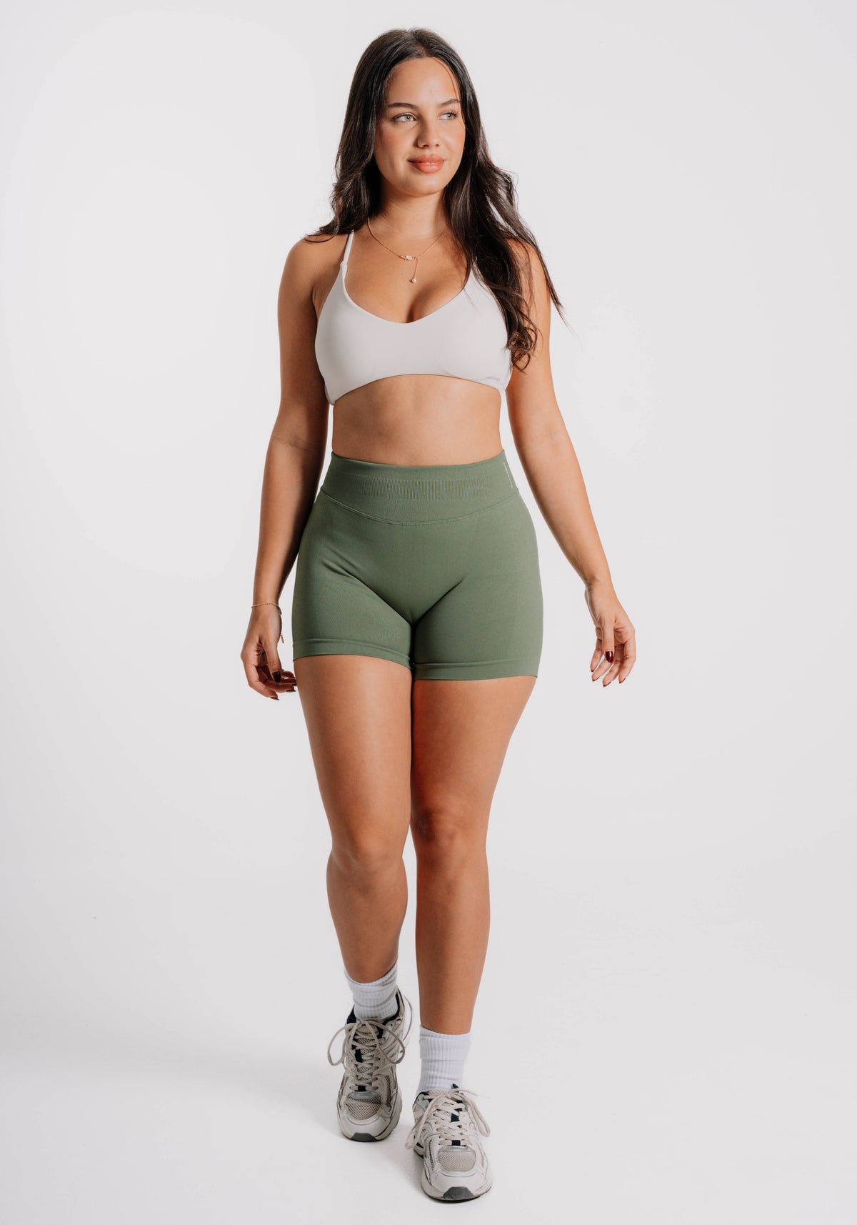 Short Curve verde - short deportivo para mujer Mirana Fit (3)