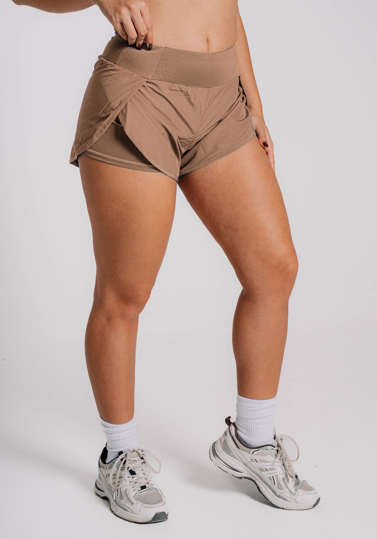 Slipt Short beige - short deportivo para mujer Mirana Fit